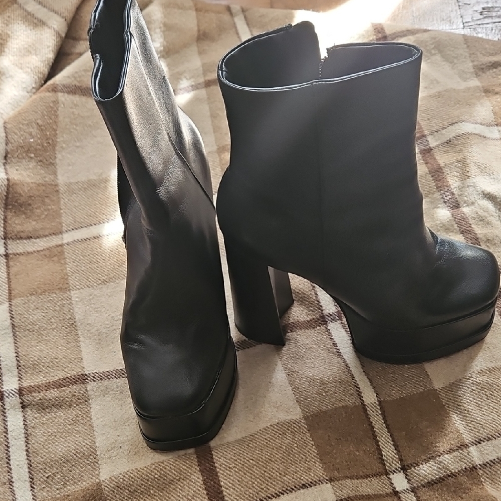 SCHUTZ Black Heeled Boots
